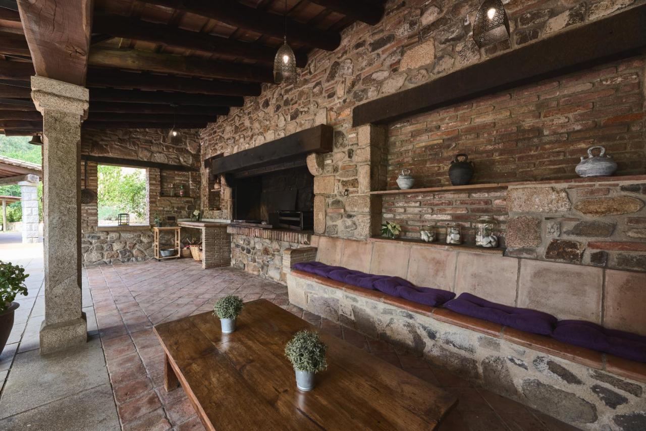 Masia Rural Can Salarichs Riudarenes Bagian luar foto